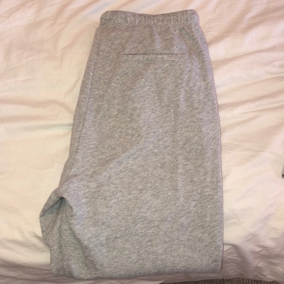 Grey sweatpants - Picture 1 of 3